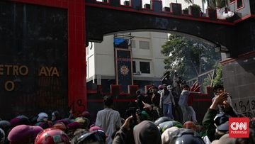 Massa Demonstran Mulai Bubar dari Mako Brimob Kwitang ke Tugu Tani